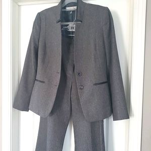Tahari pant suit